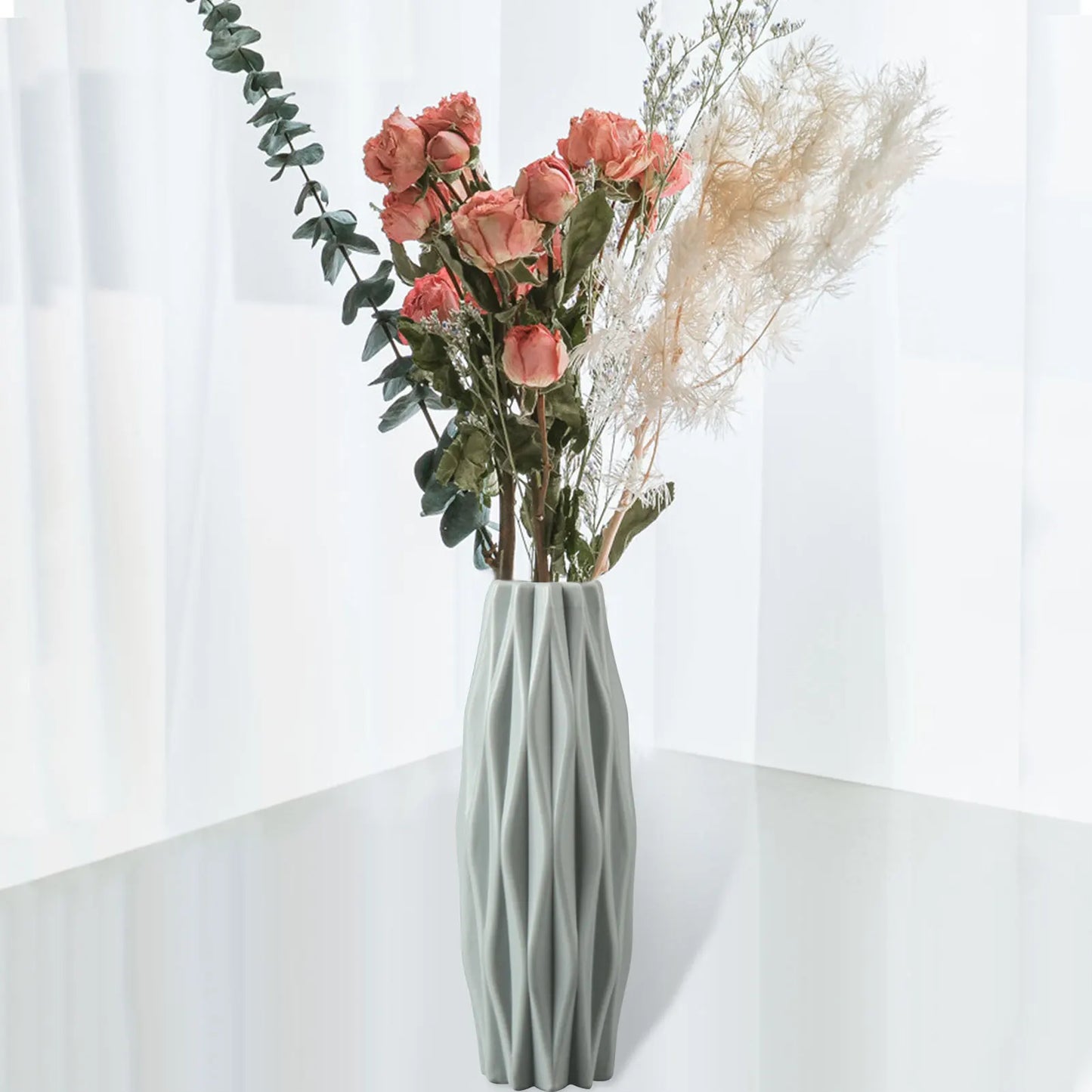 Vase en plastique seche | Plastic Dried Vase